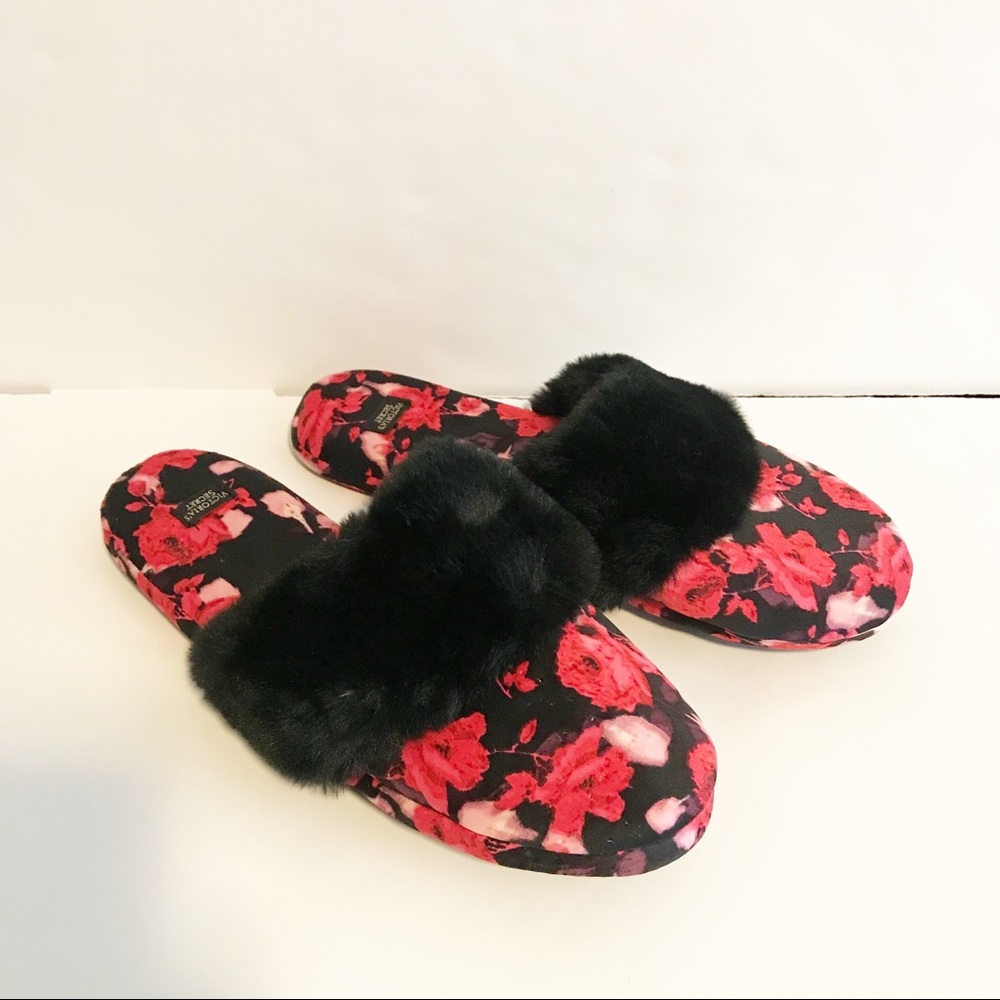 VICTORIA'S SECRET Floral Red Faux Fur Lined Slippers Like New Womens 8